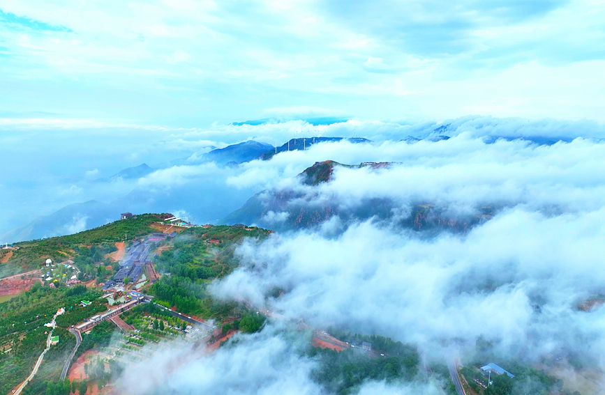 郑州伏羲山：苍茫云海间 江山美丽如画