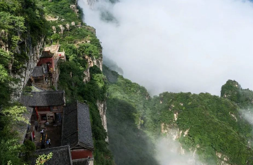 安阳林州：云海翻涌似仙境 雨后美景入画来