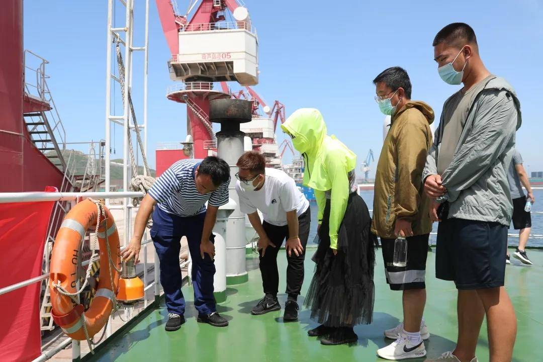 航海日 葫芦岛海事执法船艇向市民开放