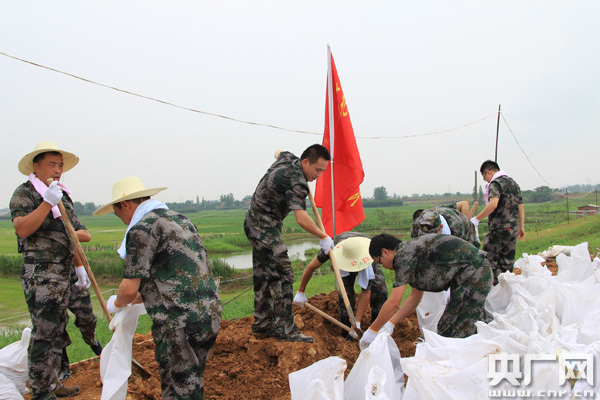 新一轮强降雨袭来 长江鄱阳湖沿线防汛再次承压