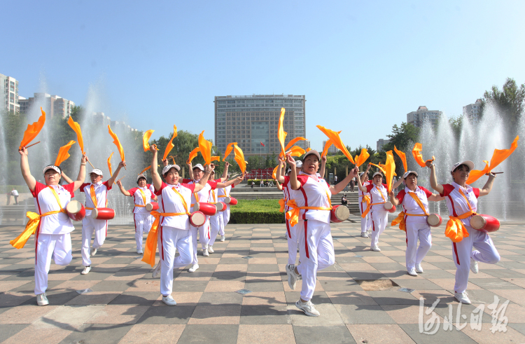 河北宣化：“口袋公园”快乐多