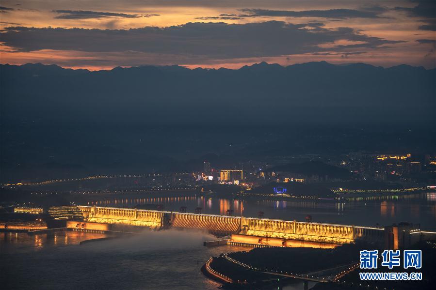 三峡工程夜色美