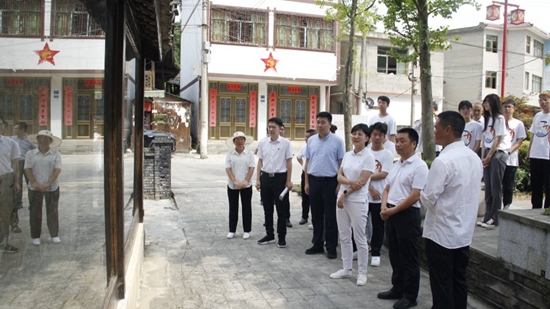 （供稿）清华大学“饮水思源，服务社会”学生骨干培养计划师生到贵州修文开展实践调研活动_fororder_微信图片_20220720152411