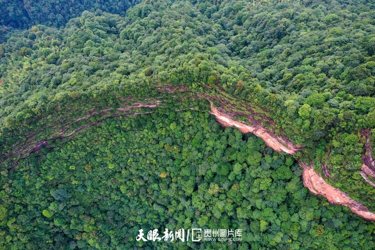 赤水：丹霞景观气势磅礴