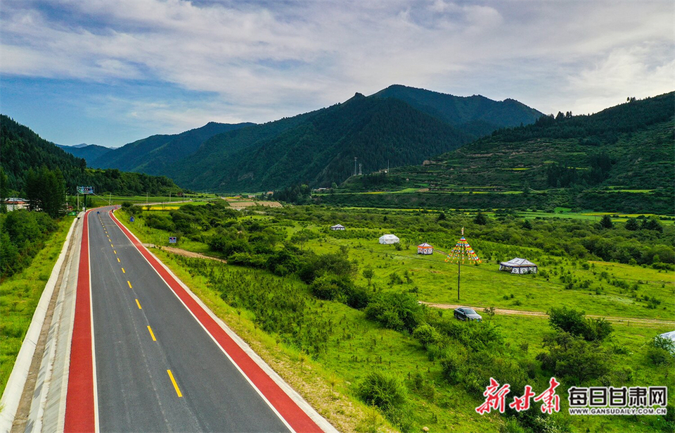 【焦点图】层层山峦竞秀色 茫茫林海翻碧浪 卓尼大峪沟比画还美_fororder_5