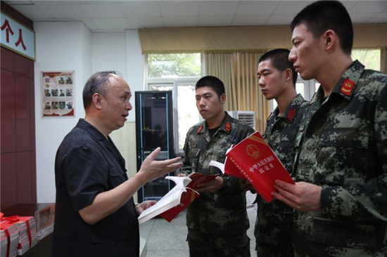 （B 平安江苏图文 三吴大地常州 移动版）常州各地深入推进《中华人民共和国民法典》宣讲进军营