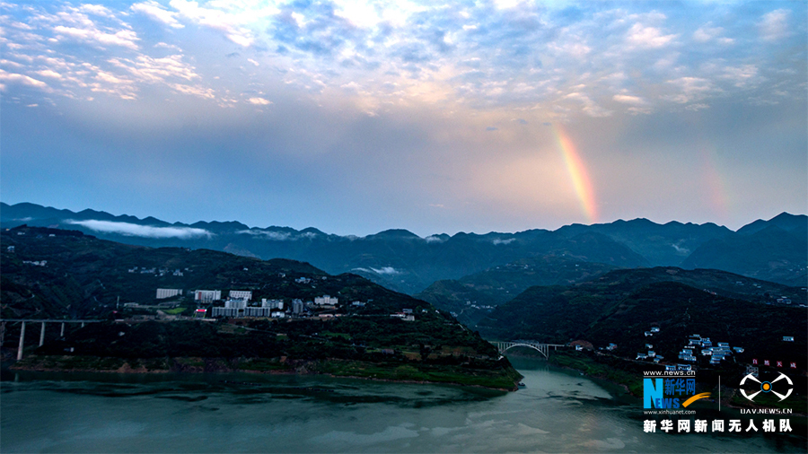 【城市远洋带图】夏日三峡：当云雾遇见光影