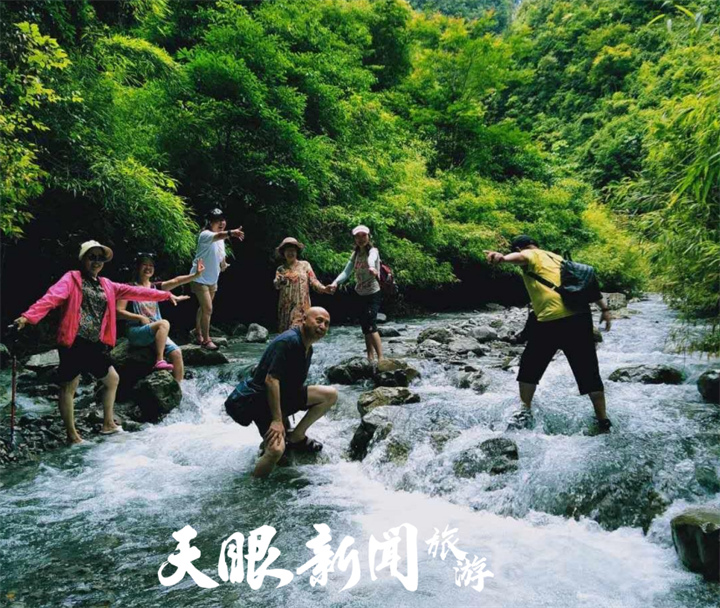 遵义绥阳清溪峡：山水画卷浪中漂