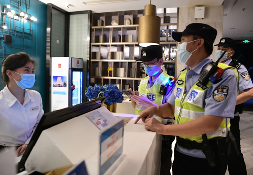 【原创】重庆市大渡口区警方开展夏季治安打击整治“百日行动”_fororder_微信图片_20220729113613