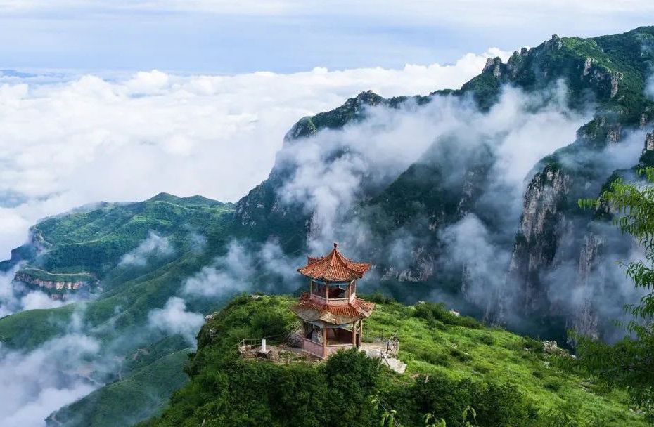 安阳林州：云海翻涌似仙境 雨后美景入画来