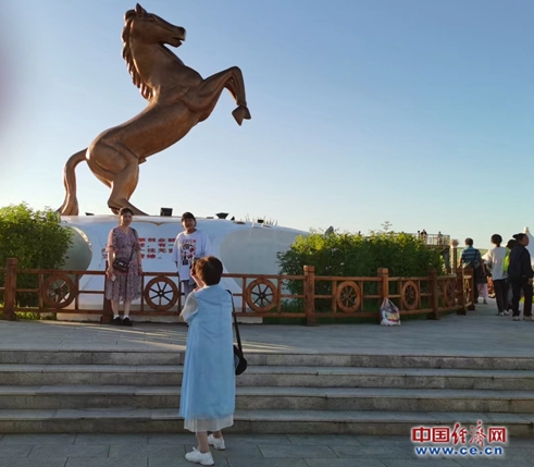 【美丽中国·网络媒体生态行】边陲小镇蒙兀室韦苏木：“游”出人与自然的双赢