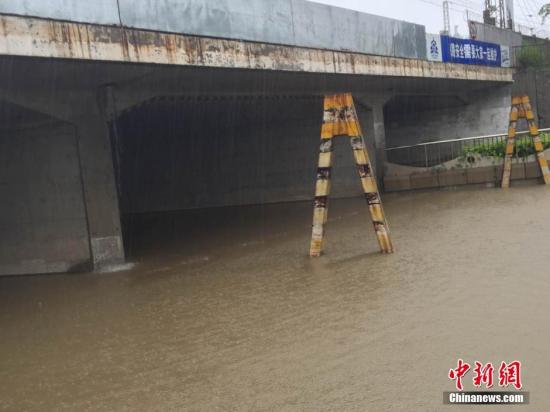 北京市首次发布洪水预警 房山转移群众超千人