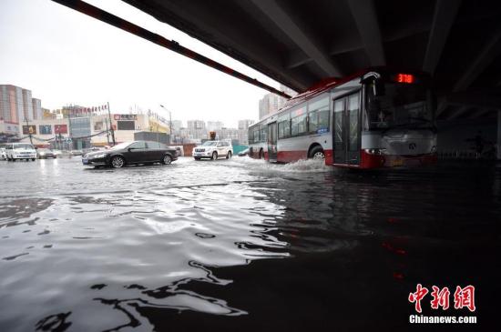 北京市首次发布洪水预警 房山转移群众超千人