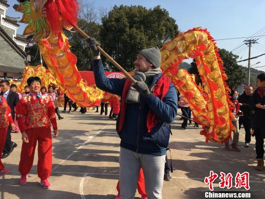 国际友人浙江乡村感知“中国年” 探寻中华文化长青密码