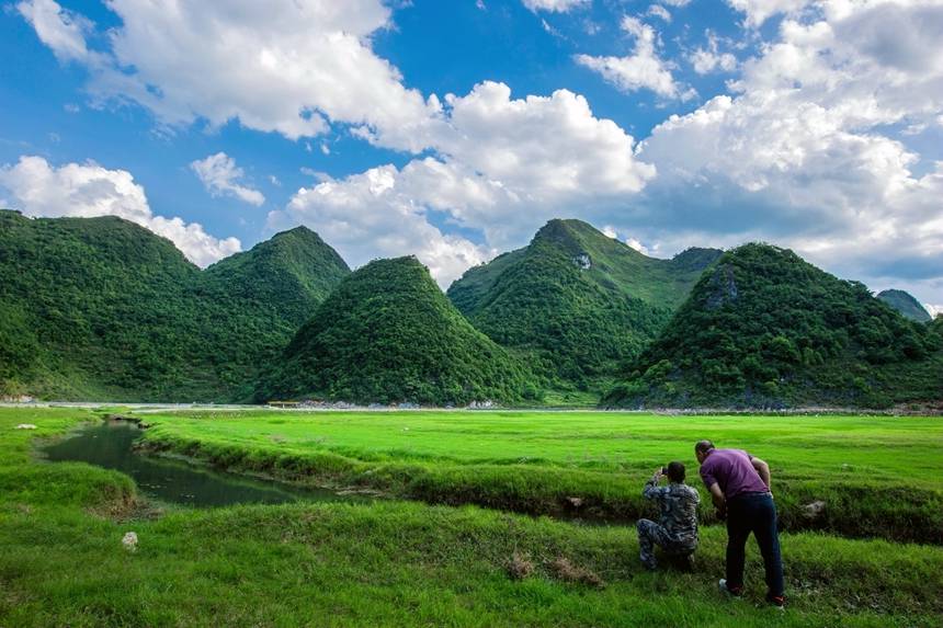 广西西林：湖草两相宜 醉美盆歪湖