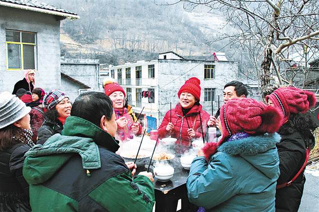 【行游巴渝 图文】在城口亢谷赶年节上感受农家热情