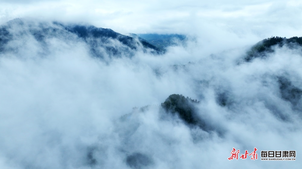 【大美甘肃】兰州榆中兴隆山：山色空蒙雨亦奇 云烟缥缈似画卷_fororder_7