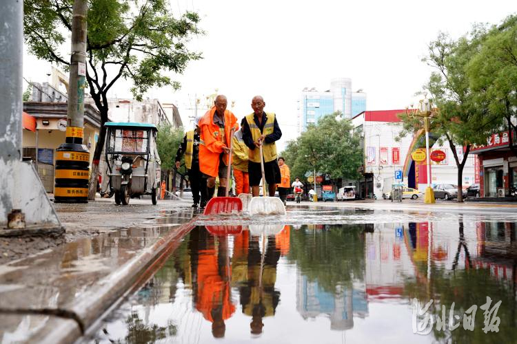 河北巨鹿：闻雨而动 排水清淤