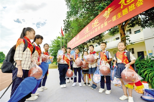 南宁西乡塘区：教育扶贫 传递梦想