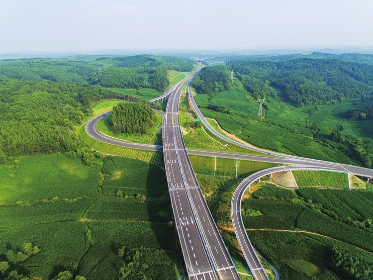 快著鞭 筑长虹——吉林省交通运输厅全面加快高速公路建设掠影