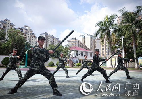 青春献南疆 忠诚铸国门