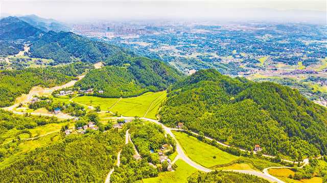 【城市远洋】重庆垫江：建成旅游路 乡村添活力