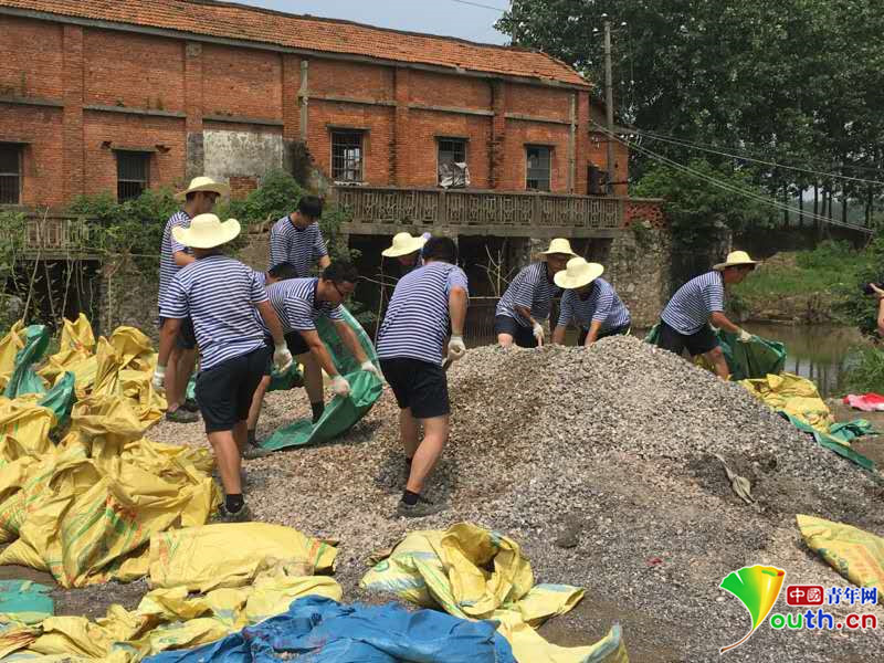 湖北"青马工程"学员的抗洪暑假：不忘初心为百姓 哪里需要去哪里