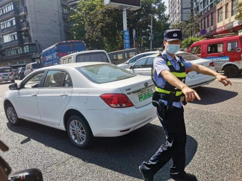 【原创】重庆市沙坪坝区110快处队深入推进“百日行动”守护辖区平安_fororder_微信图片_20220819144100