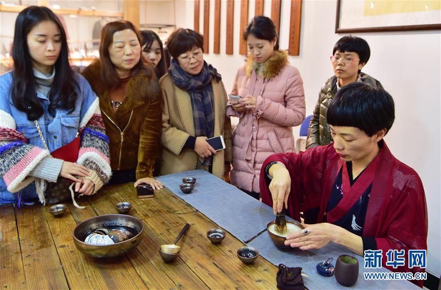 福建南平：重焕生机的建盏工艺