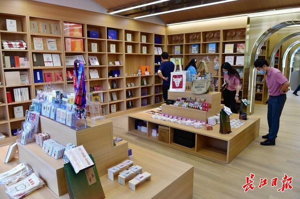 全国第二家鲁迅书店在军山新城对市民开放