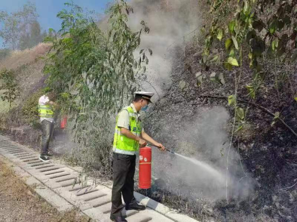 【原创】重庆交通执法总队针对辖区道路开展系列防火工作_fororder_2