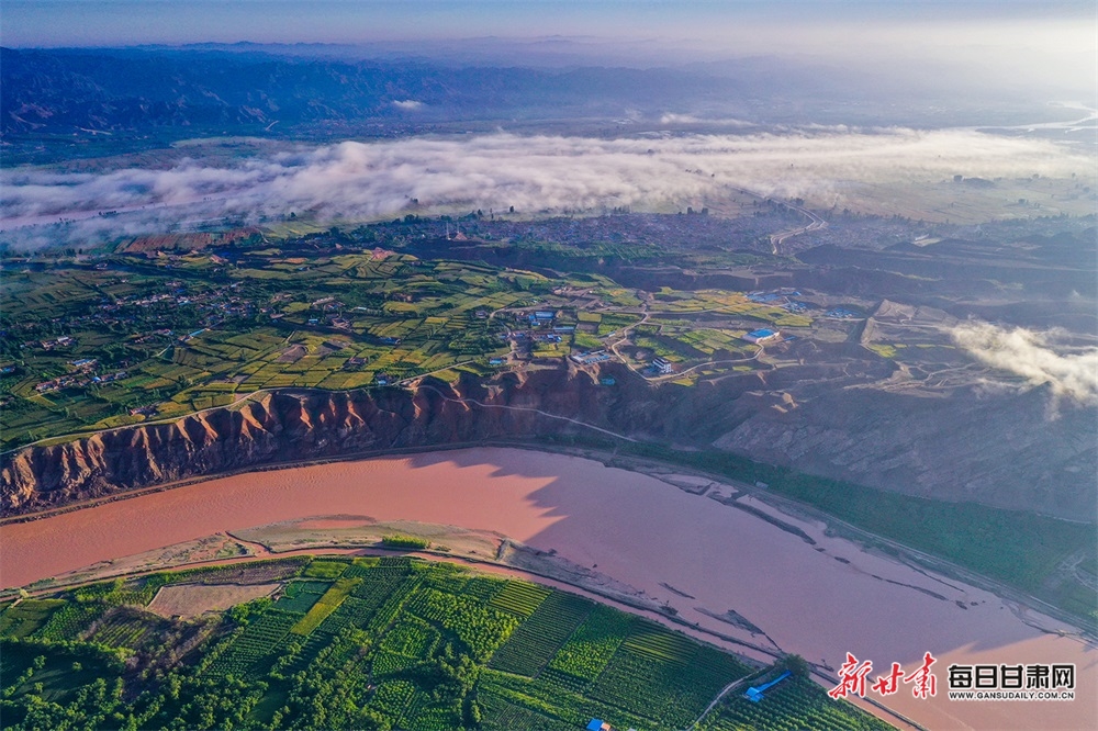 白银：红日东升云蒸霞蔚，雨后景泰现壮美田园画卷_fororder_8