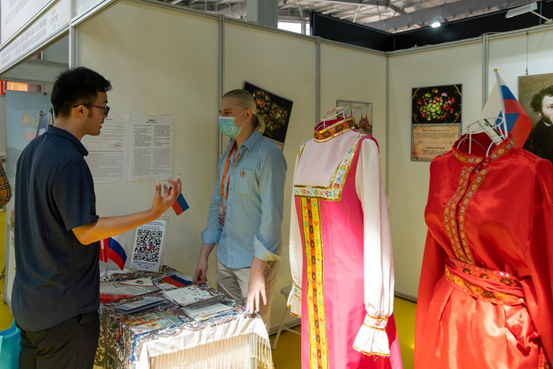 The Sixth Colourful World - Cultural Exhibition of Countries along the Belt and Road Launched_fororder_221-4