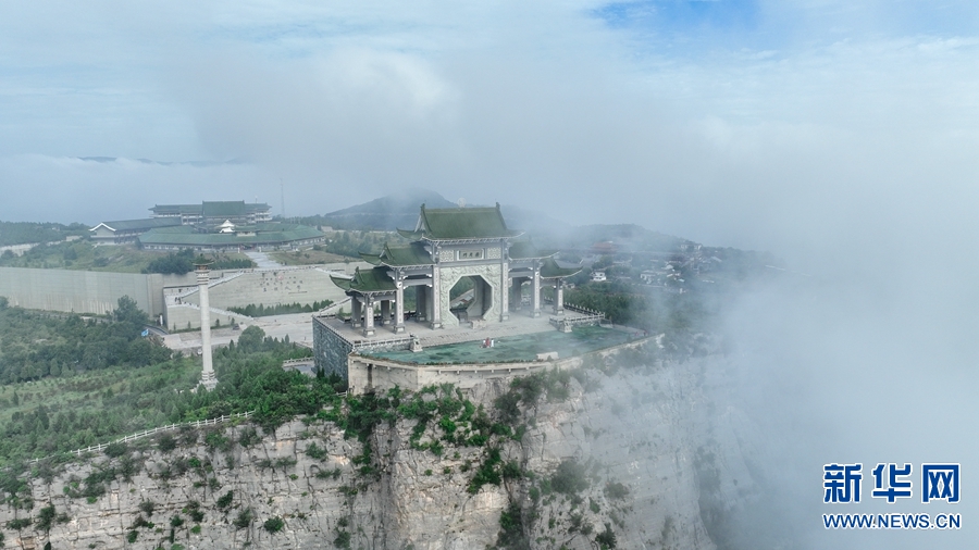 鹤壁淇县：雨后云雾起