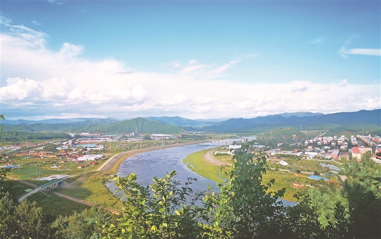 伊春：旅游热 消费旺 市场暖