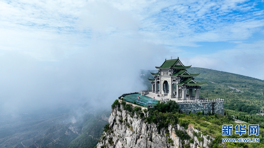 鹤壁淇县：雨后云雾起