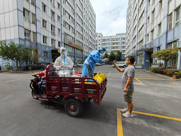 抗疫保供战一线 | 成都武侯区：社区居民提供的电三轮 成为“泡泡”里的流动检测点_fororder_成都武侯区社区居民提供的电三轮-成为“泡泡”里的流动检测点-供图-成都市武侯区委宣传部