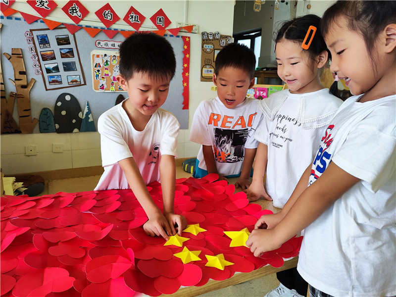 河南南阳：我为祖国妈妈过生日_fororder_学习国旗知识 摄影 万娟