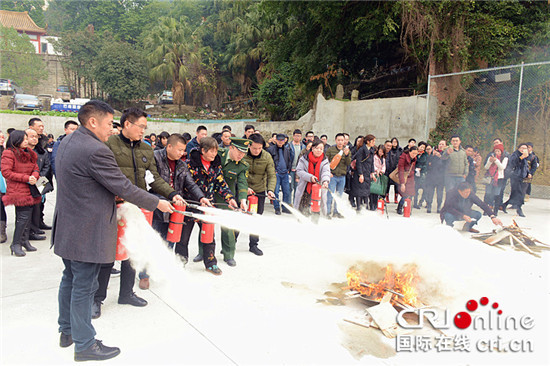 已过审【法治安全】巴南消防组织集中培训 敲响文化场所消防警钟