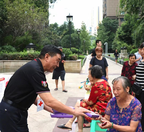 【社会民生】重庆市红十字会开展“关爱老人与儿童”宣传活动