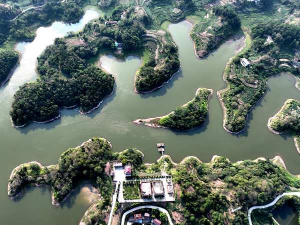 【城市远洋带图】重庆忠县：黄钦水库秋来山水如画