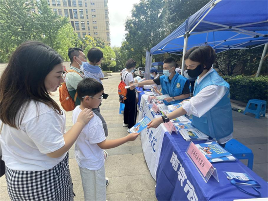 南京赛虹桥街道开展志愿者招募活动 共建和谐家园_fororder_图片 1