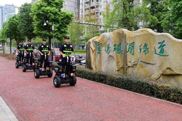 【原创】重庆云阳公安警用平衡车亮相环湖绿道_fororder_图片4(1)