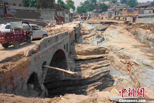 访河北井陉重灾区：河道处房屋损毁严重 村民开启家园重建路