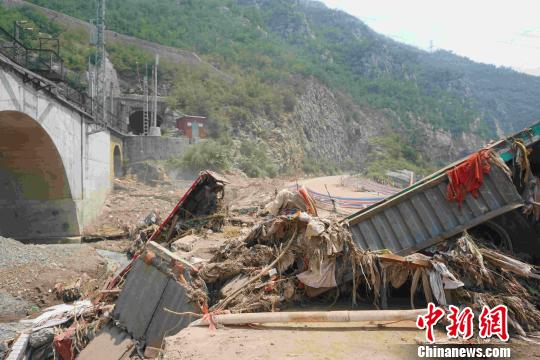 访河北井陉重灾区：河道处房屋损毁严重 村民开启家园重建路