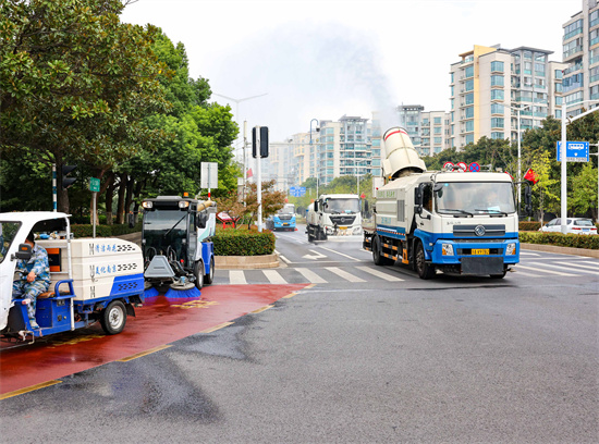 南京市雨花台区城管局“节日氛围”与“市容秩序”两手抓_fororder_图片 3