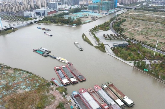 等待过闸时间从15天变成1小时 南通“卡脖航段”变成了“快速通道”_fororder_WechatIMG2