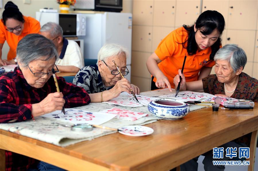 上海：用“绣花”般精细治理传递城市“温度”