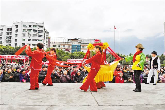 假日第五天 重庆都市旅游和古镇旅游人气旺