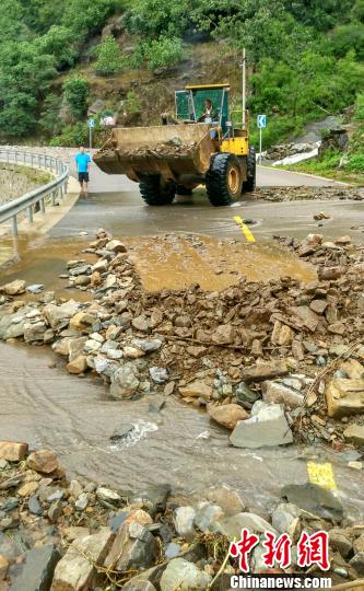 河北一景区未迎客遭水毁 投资商“抛财”抢险引关注